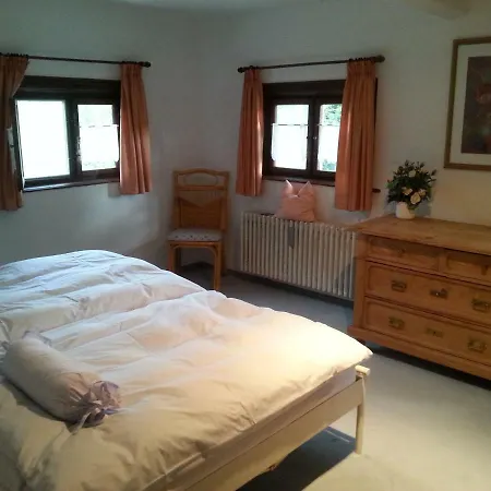 Kraihof, Muenchner Strasse 234 Apartmán